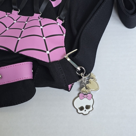 Monster High Draculaura Lace Up Messenger Bag - Picture 4 of 10